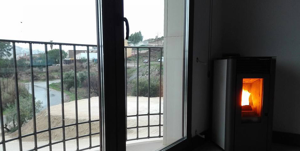 Chimeneas metálicas en Monóvar